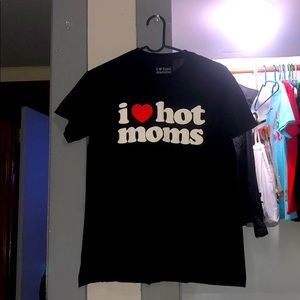 A Danny Duncan I love hot mom short leave shirt